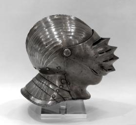 Close-helmet of "Maximilian" form