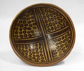 Bowl with Four-Part Bean Decoration