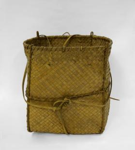 Woman's Pocket Basket